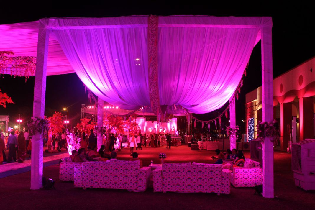 Theme wedding decor concept